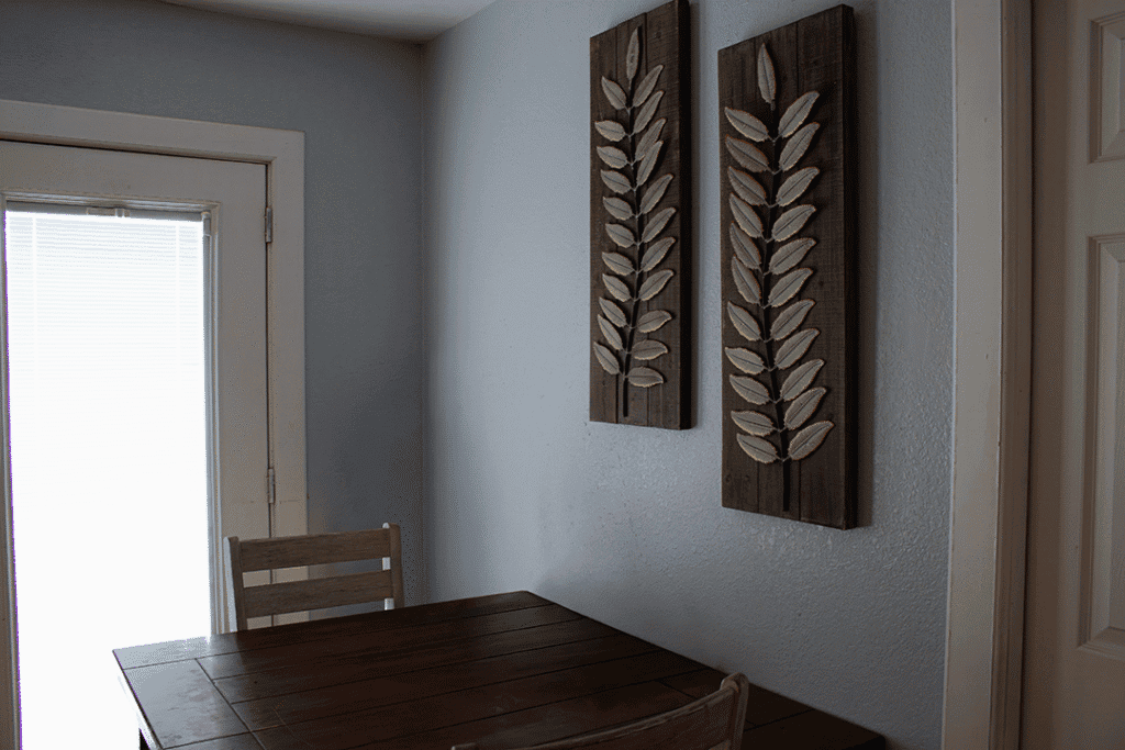 200 S Fir Ave's dining room