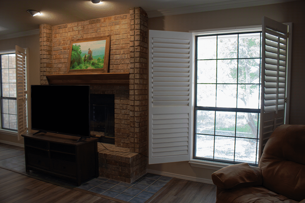 1108 San Juan Dr's Living Room