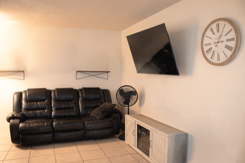 La Paloma Ln's living room