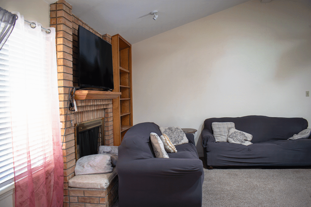 23 Lafayette Loop's living room