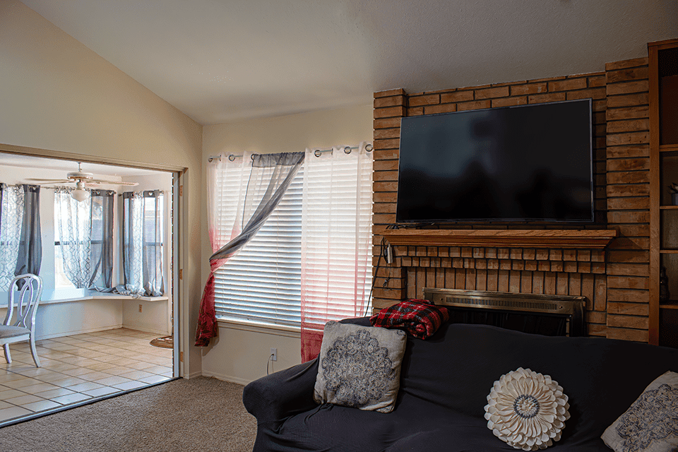 23 Lafayette Loop's living room